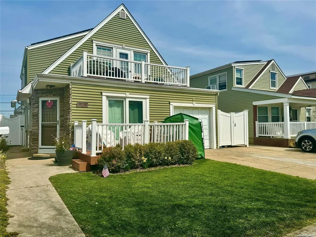 551 W Walnut Street Long Beach NY 11561
