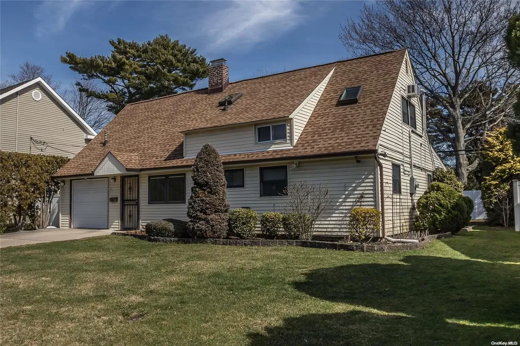 54 Acre Lane Hicksville NY 11801