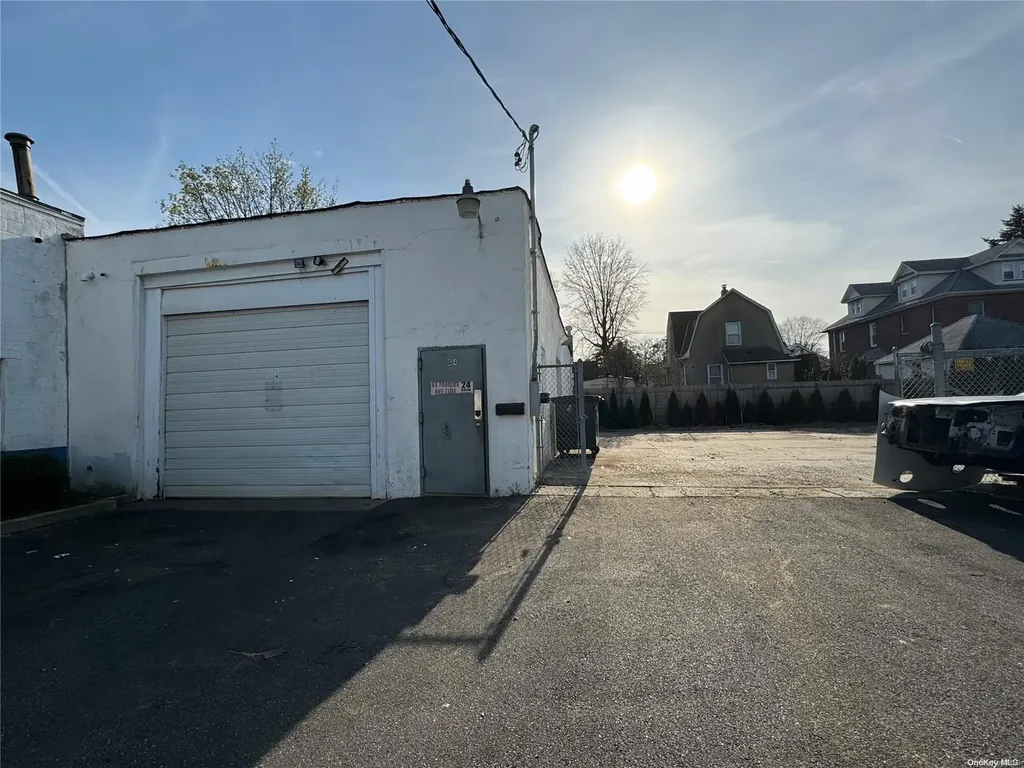 329 Jericho Turnpike Floral Park NY 11001