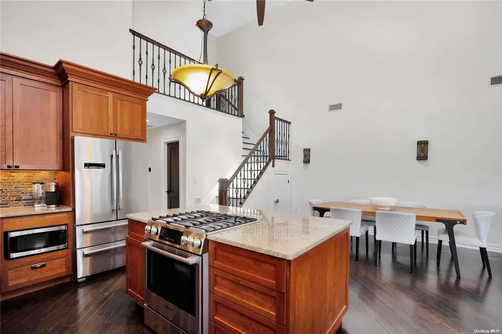 845 E Broadway Long Beach NY 11561