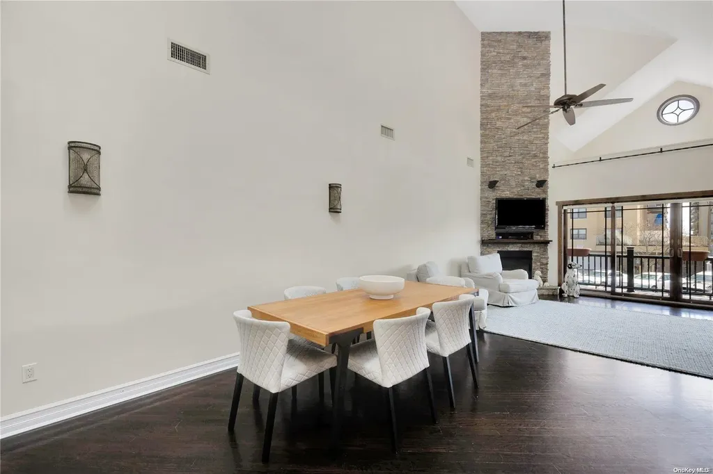 845 E Broadway Long Beach NY 11561