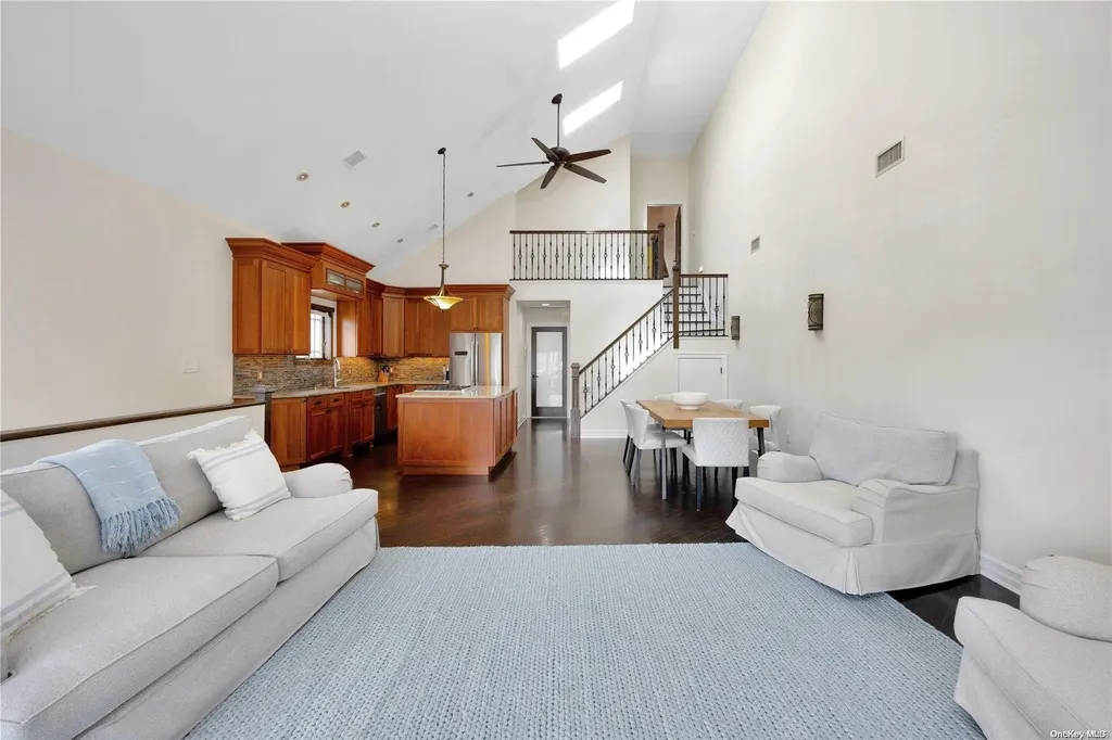 845 E Broadway Long Beach NY 11561