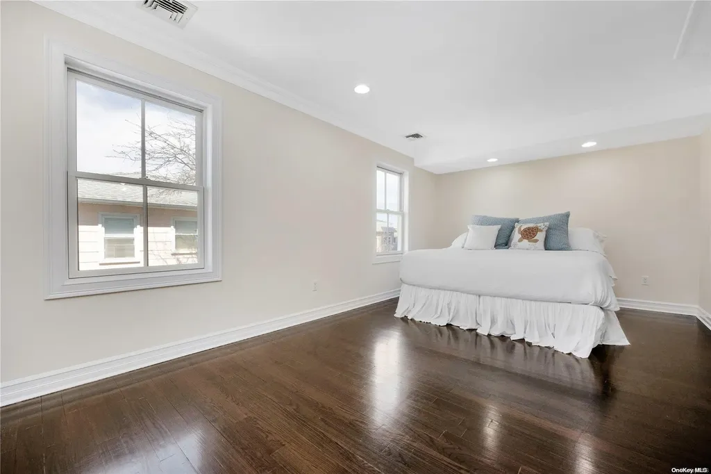 845 E Broadway Long Beach NY 11561