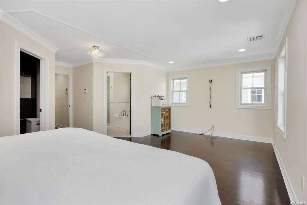 845 E Broadway Long Beach NY 11561