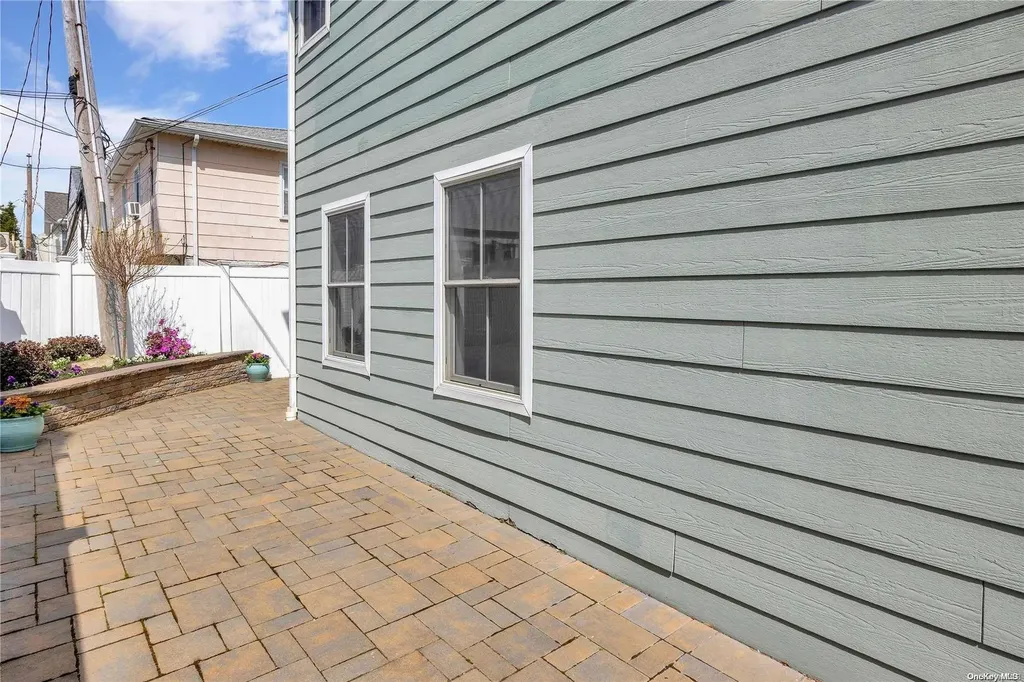 845 E Broadway Long Beach NY 11561