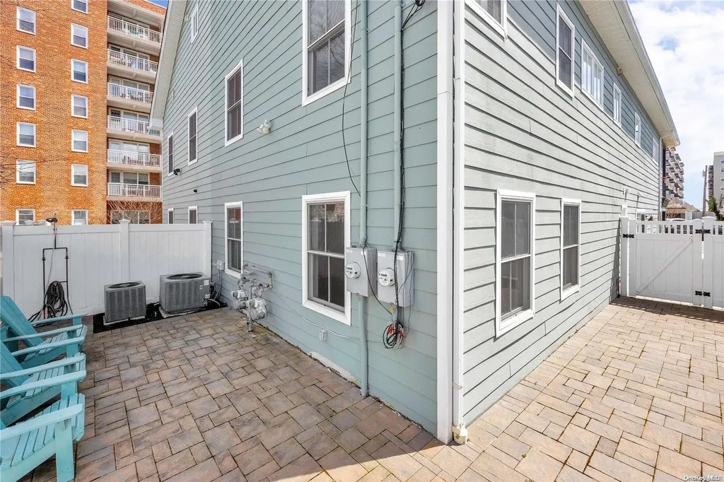 845 E Broadway Long Beach NY 11561