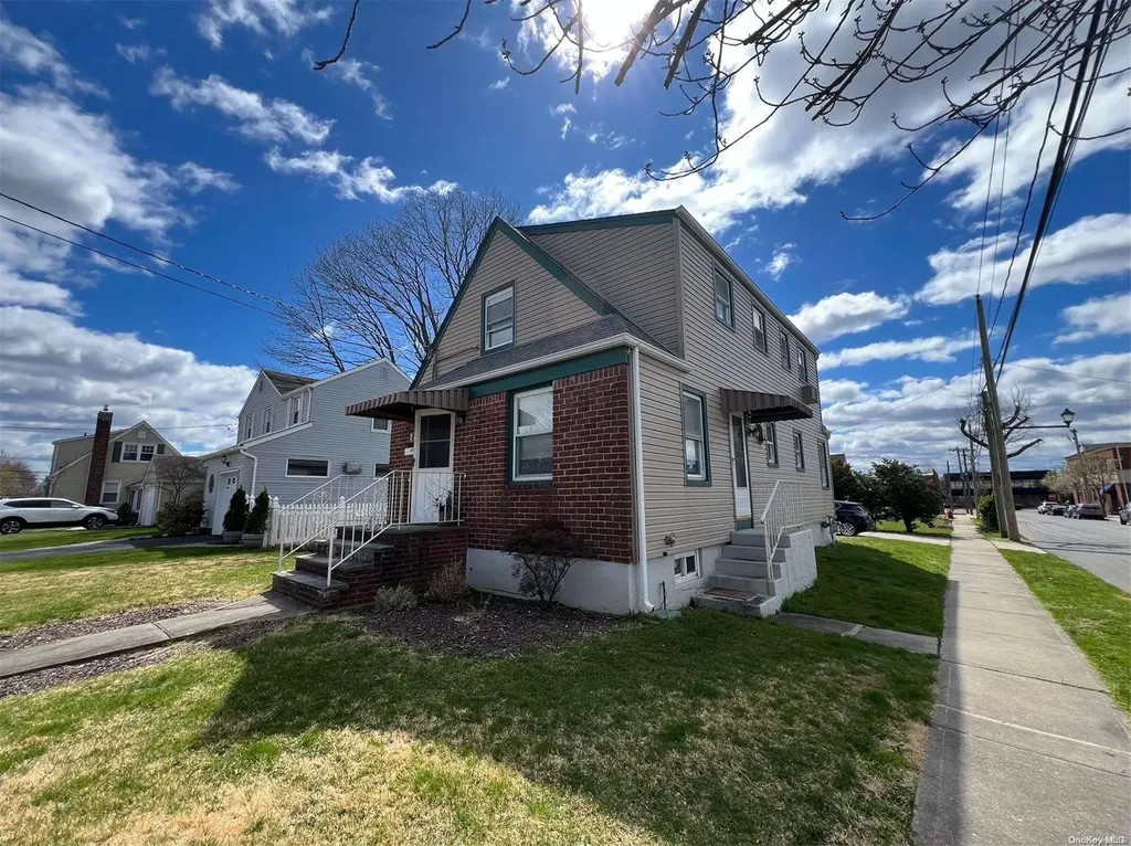 237 Wardwell Road Mineola NY 11501