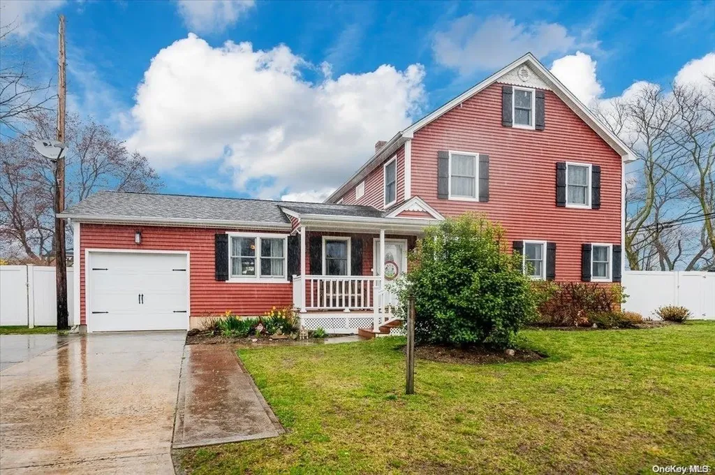 1504 4th Street West Babylon NY 11704