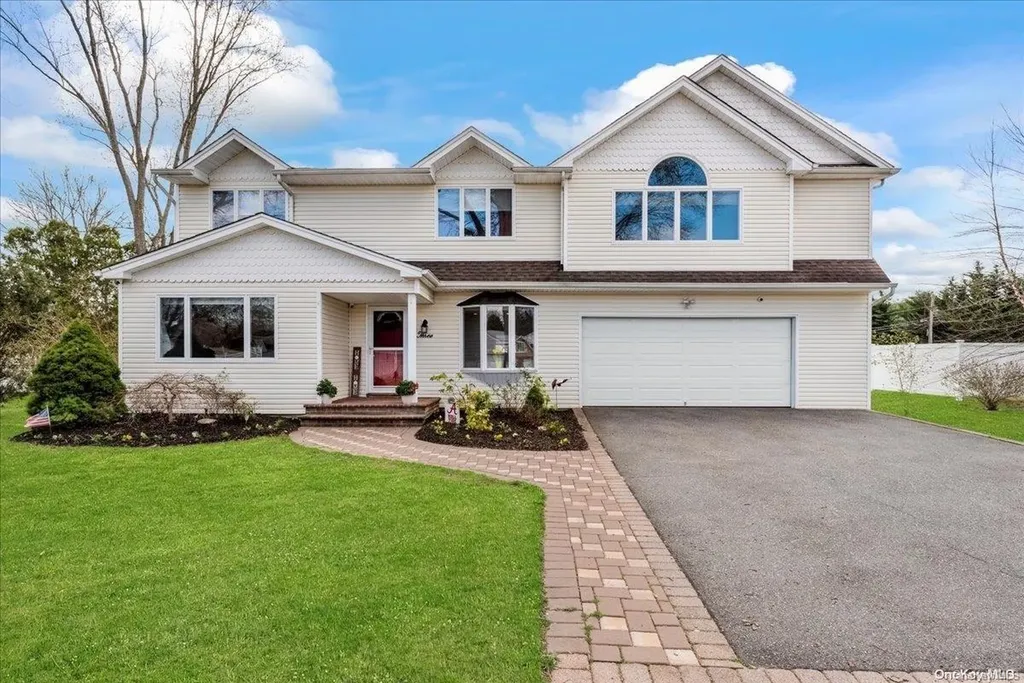 3 Mehan Lane Dix Hills NY 11746