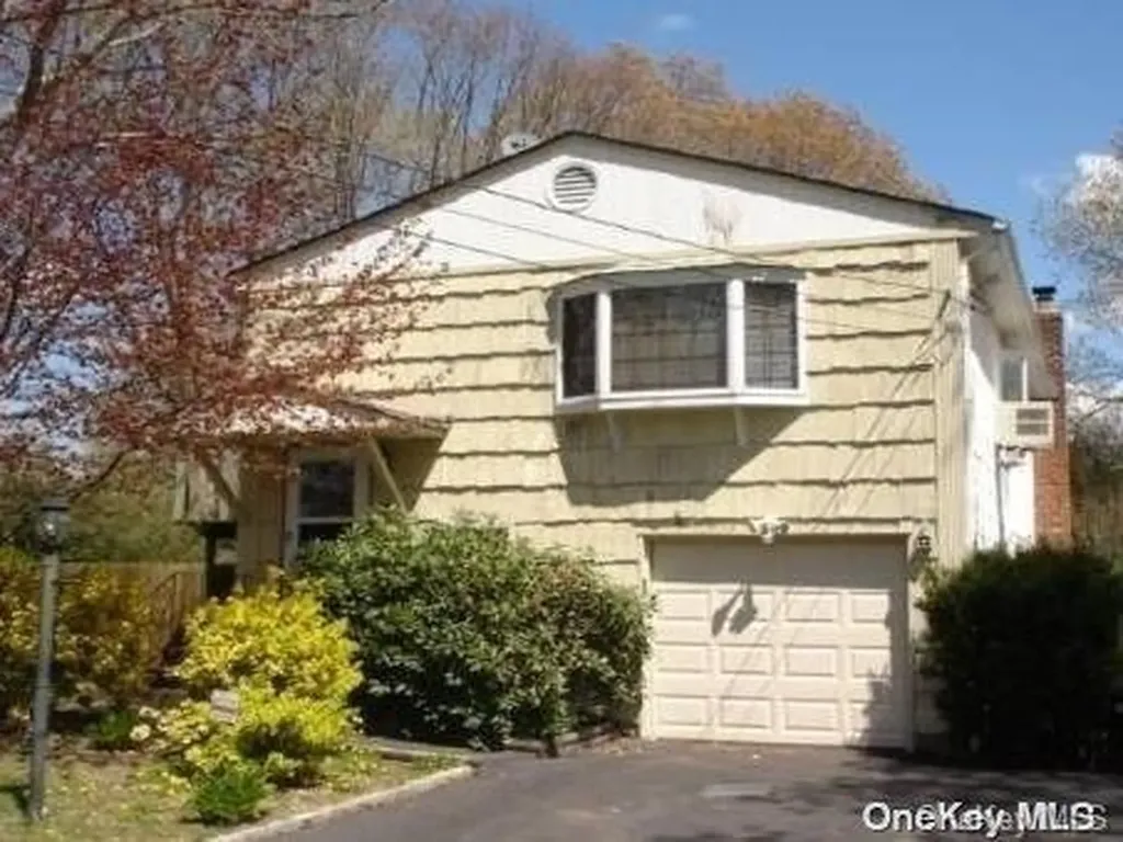 9 Abbott Avenue Mastic NY 11950