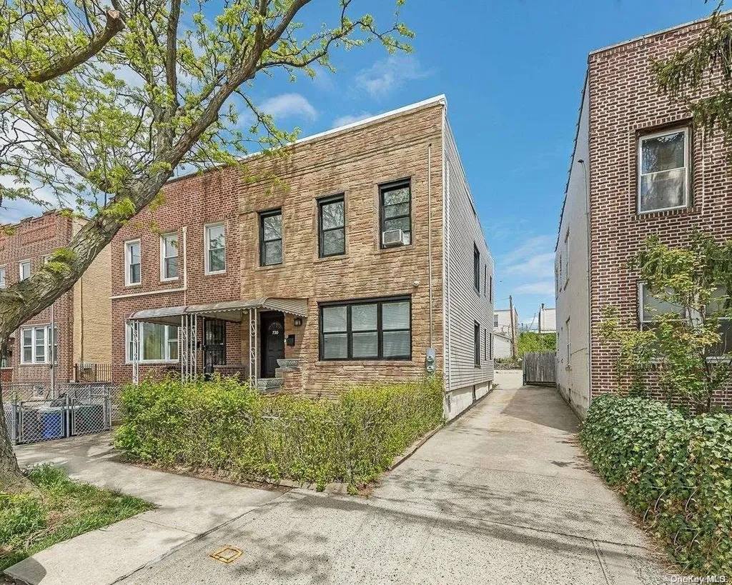 720 Calhoun Avenue Bronx NY 10465