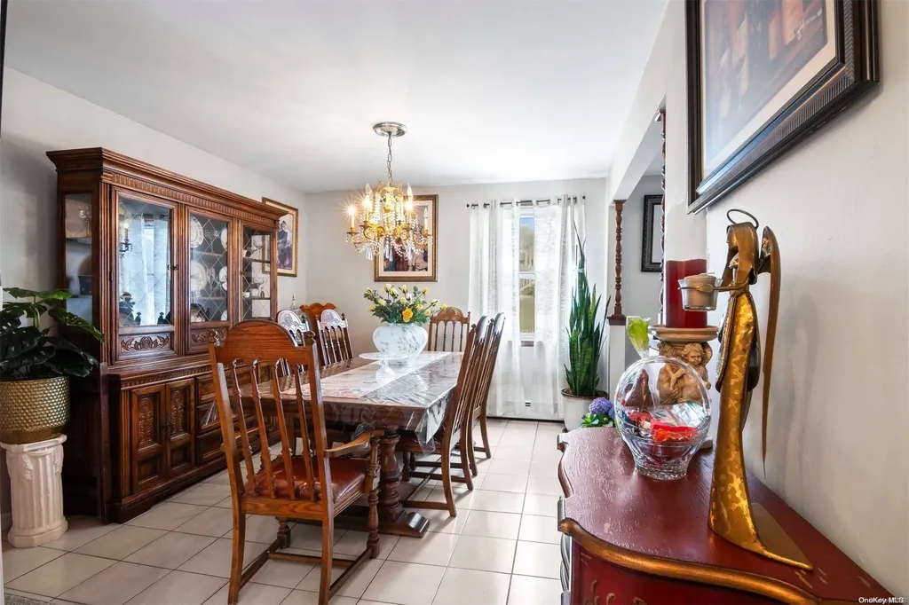 1 Pinetop Drive Central Islip NY 11722