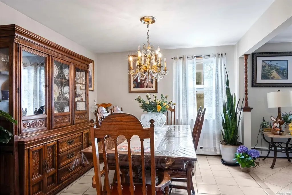 1 Pinetop Drive Central Islip NY 11722