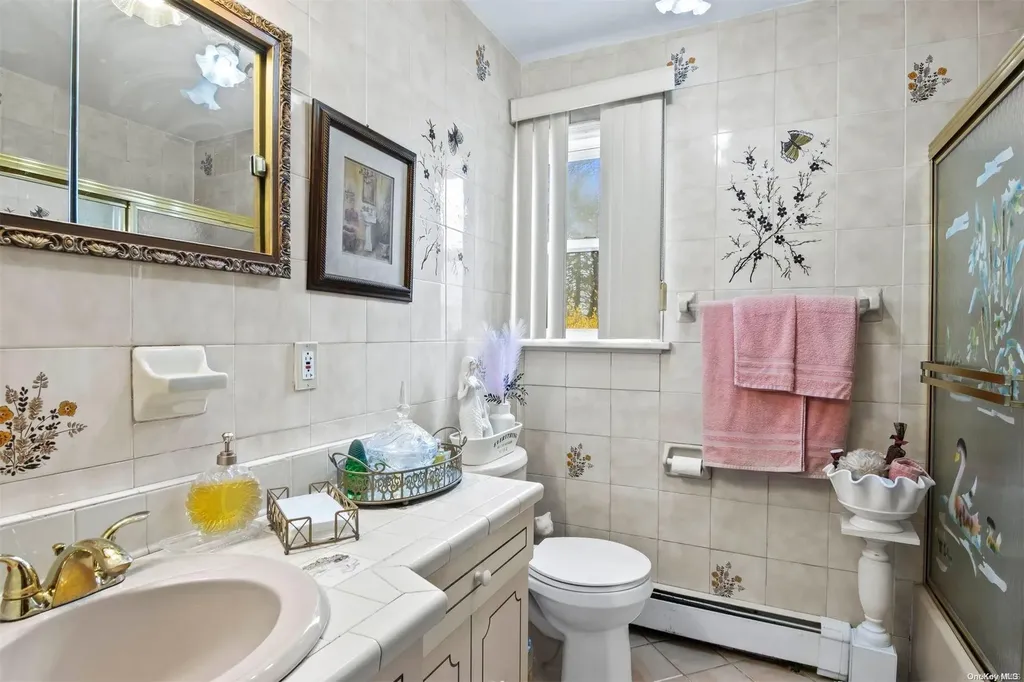 1 Pinetop Drive Central Islip NY 11722