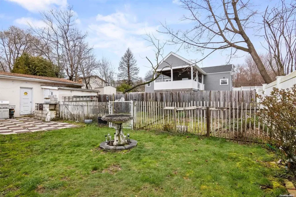 1 Pinetop Drive Central Islip NY 11722