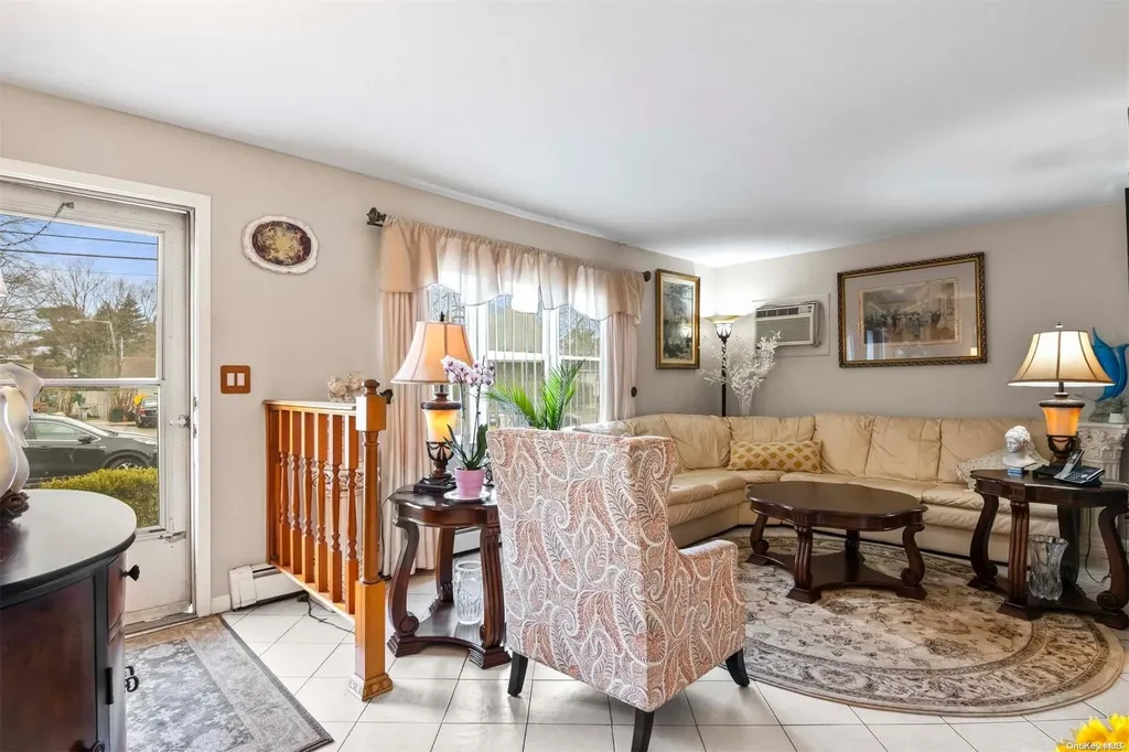 1 Pinetop Drive Central Islip NY 11722