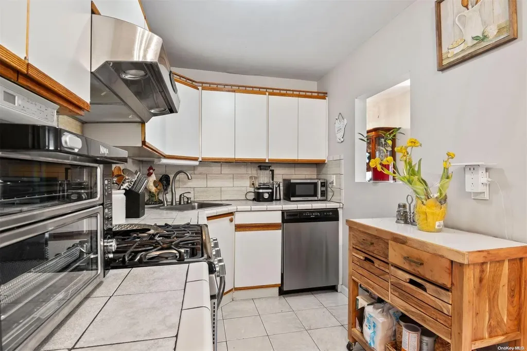 1 Pinetop Drive Central Islip NY 11722