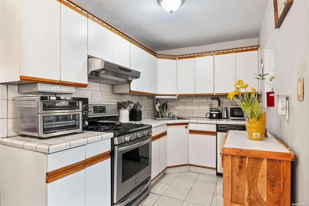 1 Pinetop Drive Central Islip NY 11722