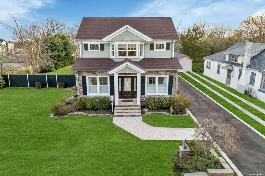 7 Ocean Avenue Blue Point NY 11715