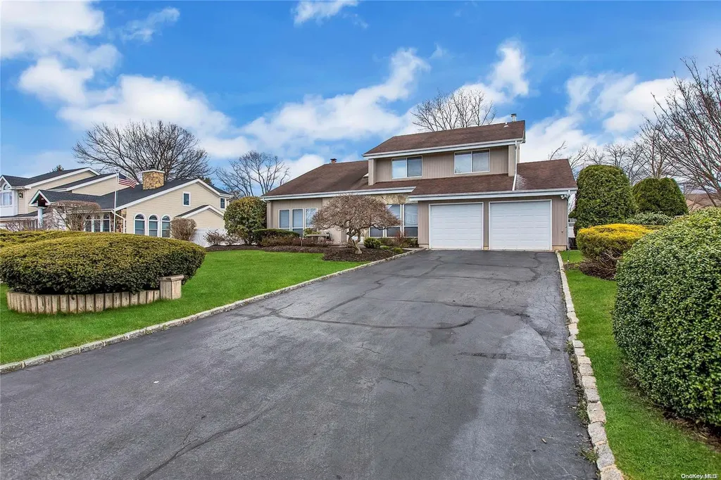 14 Long Meadow Road Commack NY 11725