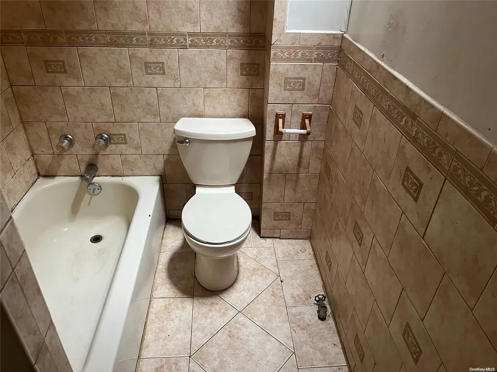 523 Ridgewood Avenue Brooklyn NY 11208