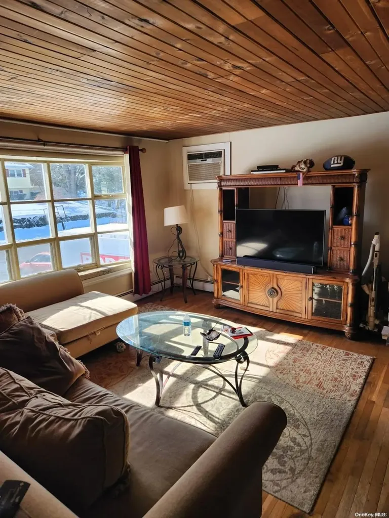 6 Tyler Street Montgomery NY 12549