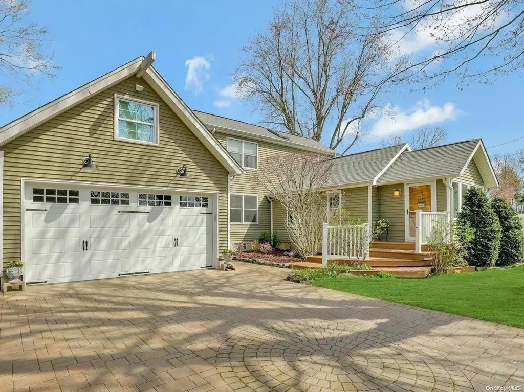 23 Evers Street Huntington NY 11743