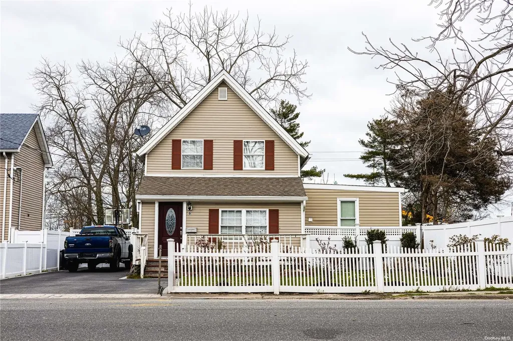 1 Brightside Avenue Central Islip NY 11722