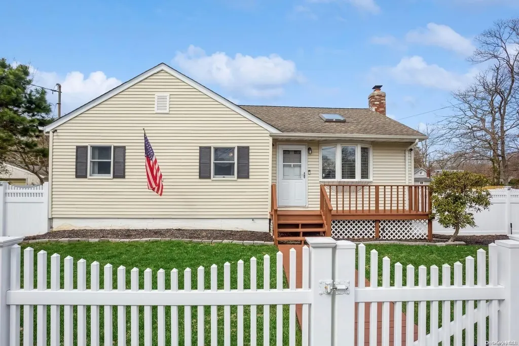 186 Lynbrook Drive Mastic Beach NY 11951