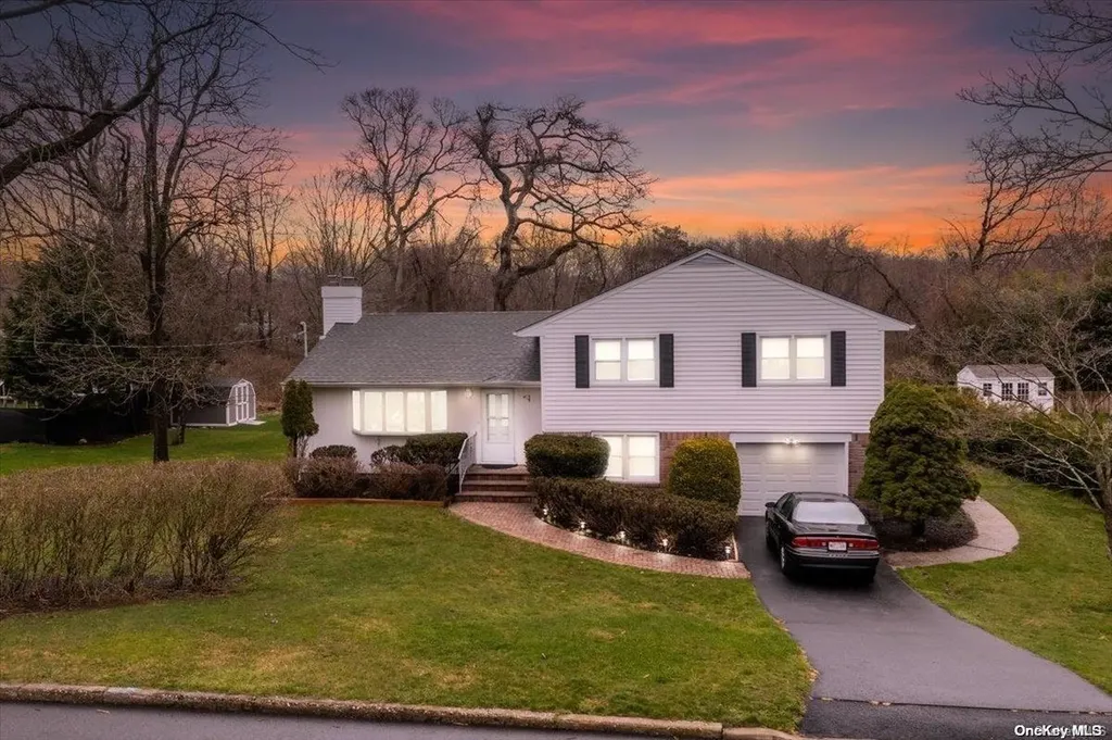 23 Highview Boulevard Brookhaven NY 11719