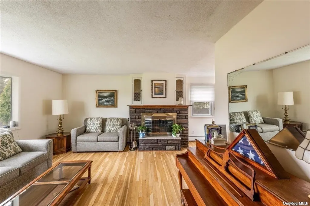 23 Highview Boulevard Brookhaven NY 11719