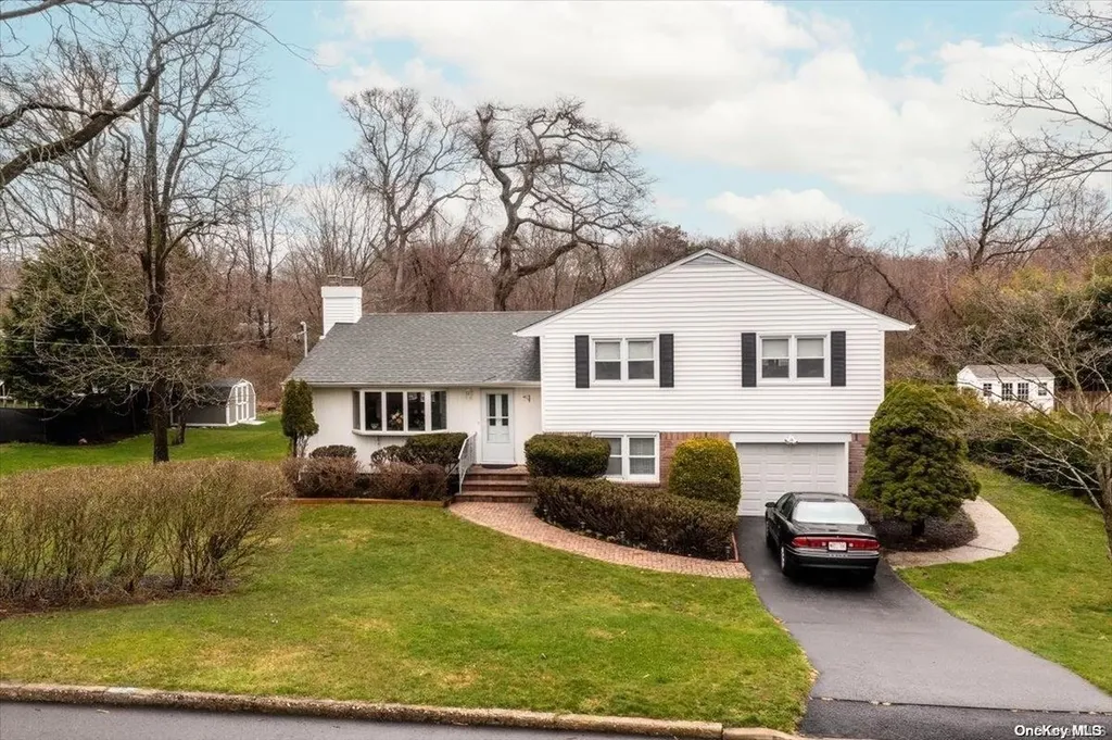 23 Highview Boulevard Brookhaven NY 11719