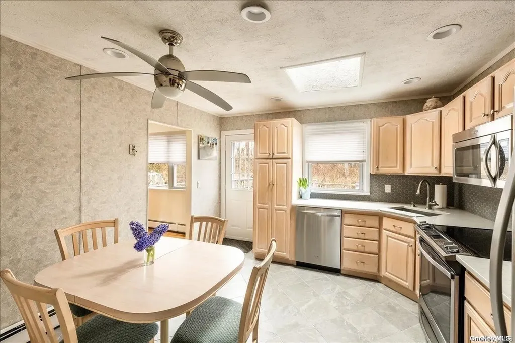 23 Highview Boulevard Brookhaven NY 11719