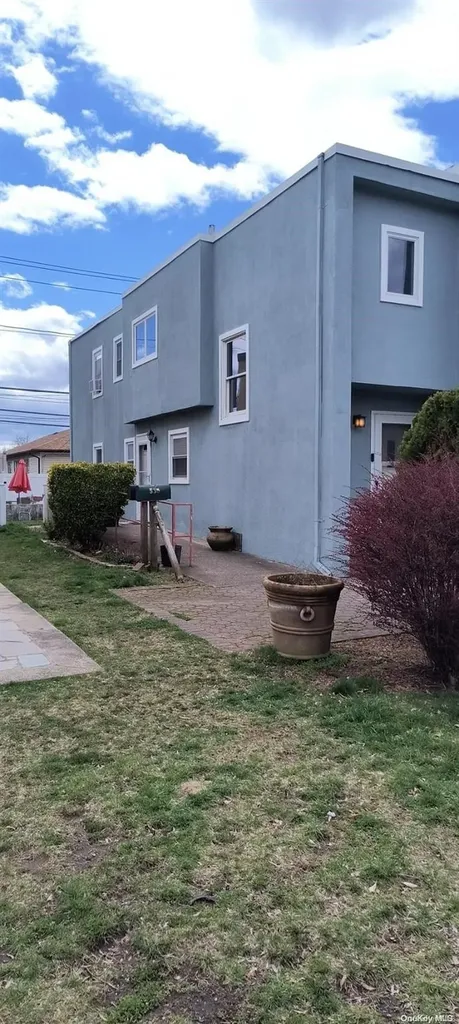 536 E Chester Street Long Beach NY 11561