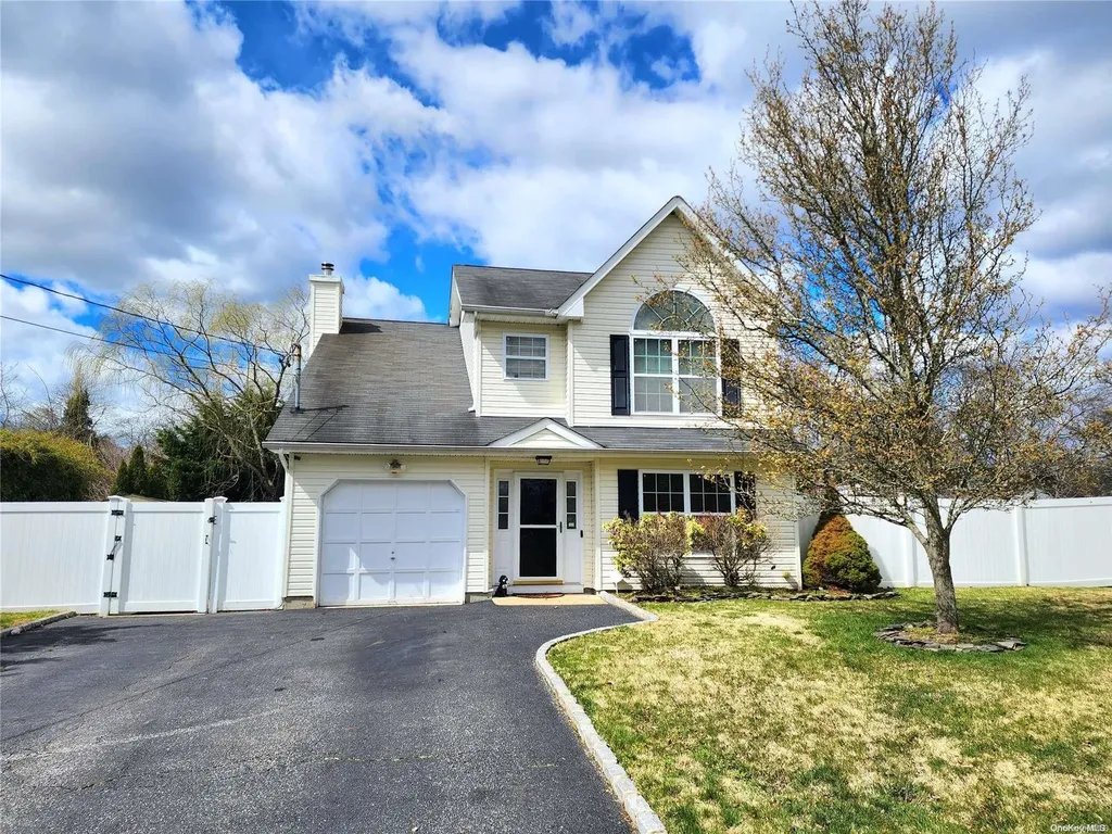 74 Washington Drive Mastic Beach NY 11951