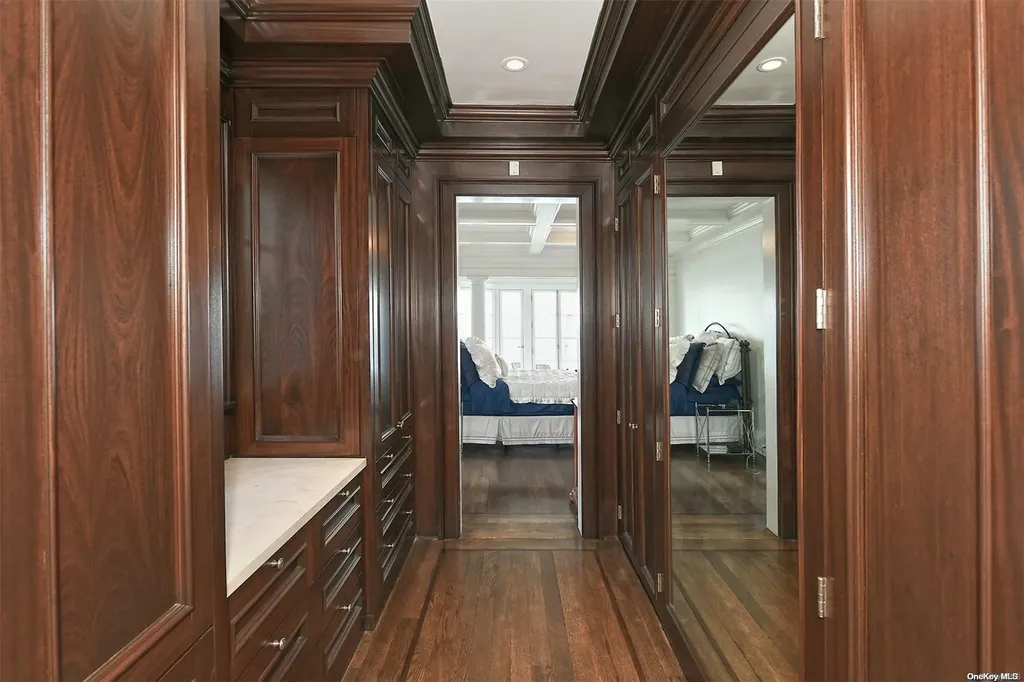 7 Sea Crest Drive Lloyd Harbor NY 11743