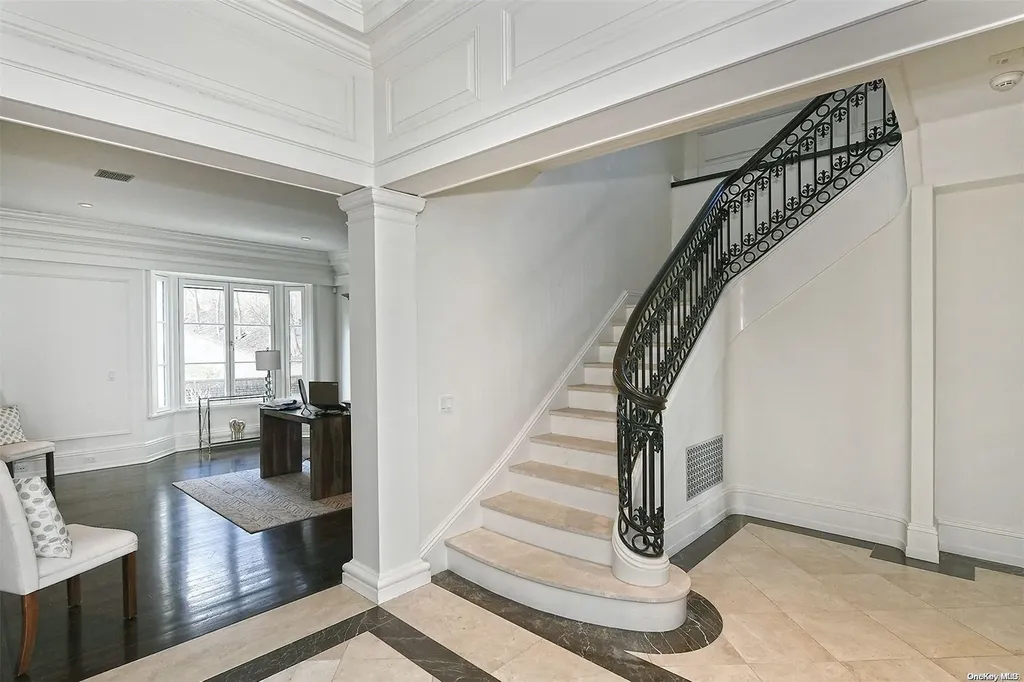 7 Sea Crest Drive Lloyd Harbor NY 11743