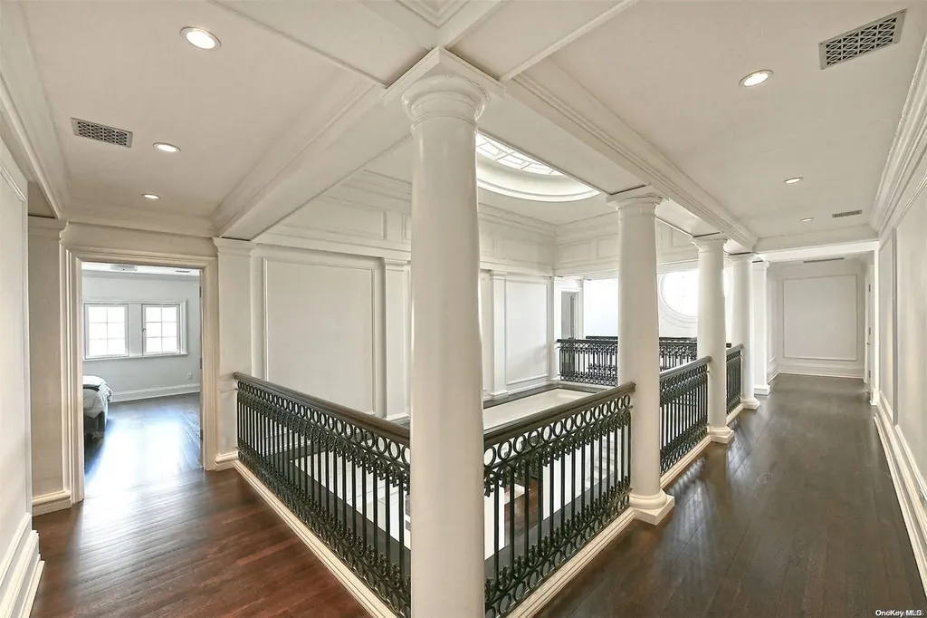 7 Sea Crest Drive Lloyd Harbor NY 11743