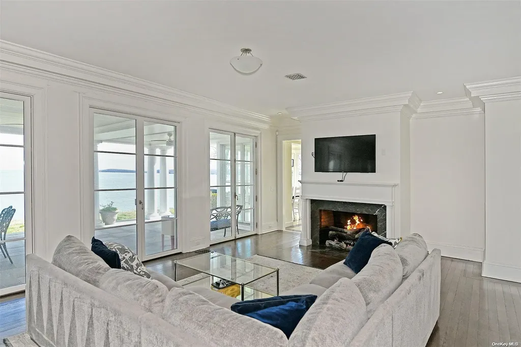 7 Sea Crest Drive Lloyd Harbor NY 11743