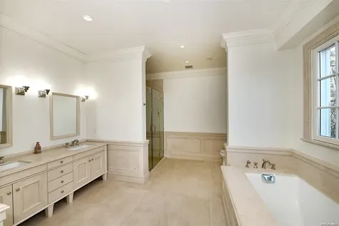 7 Sea Crest Drive Lloyd Harbor NY 11743