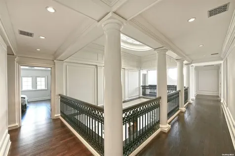 7 Sea Crest Drive Lloyd Harbor NY 11743
