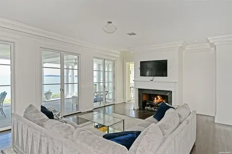 7 Sea Crest Drive Lloyd Harbor NY 11743