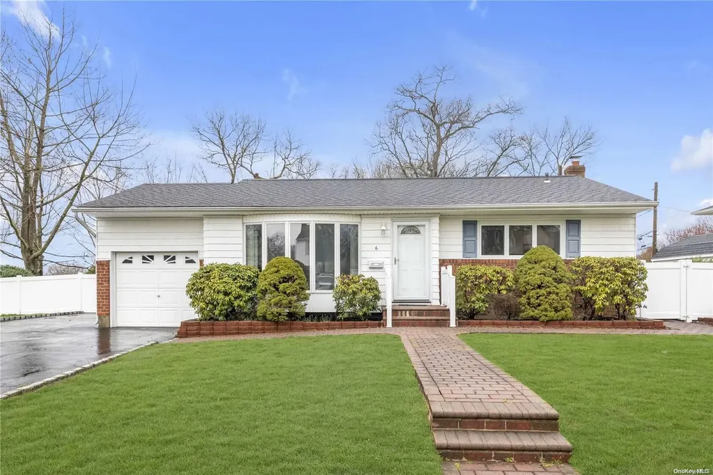 6 Dutchess Place Commack NY 11725
