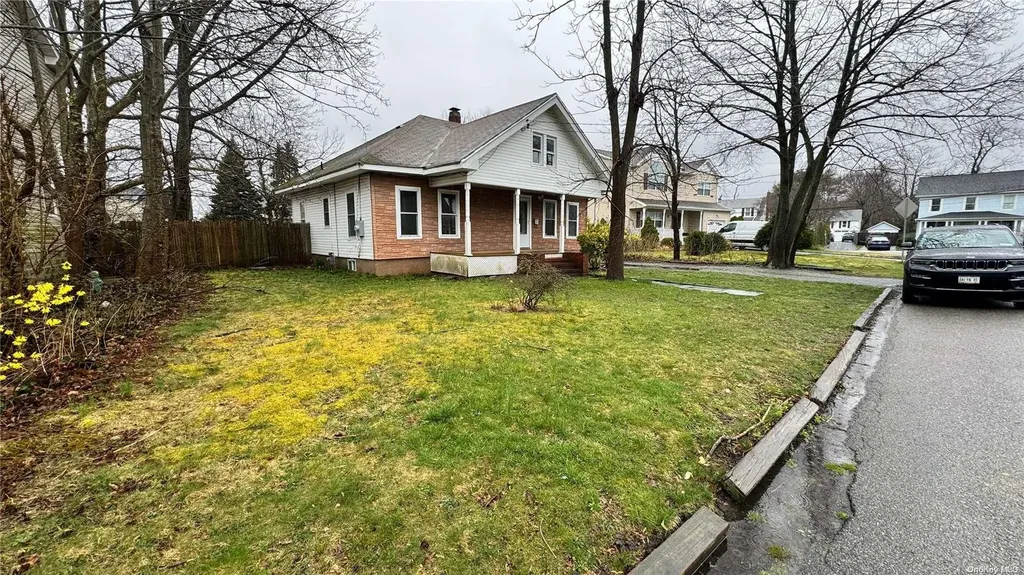 6 Lee Avenue Patchogue NY 11772