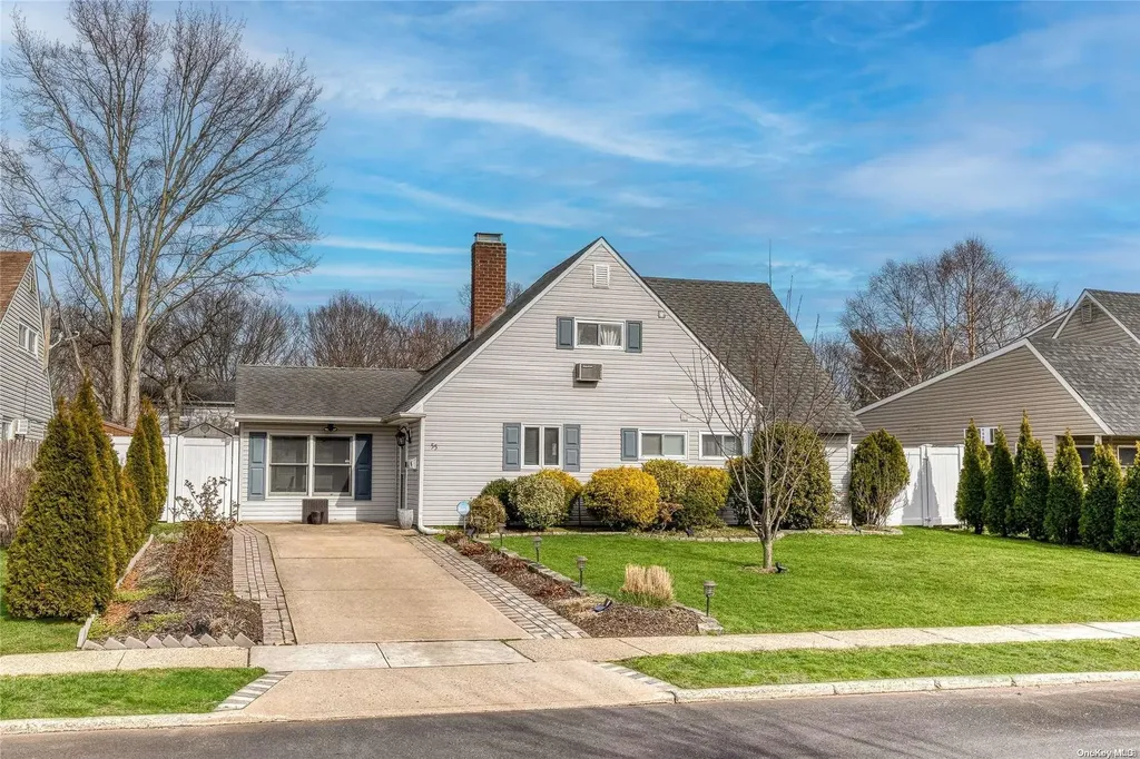 55 Cobalt Lane Westbury NY 11590
