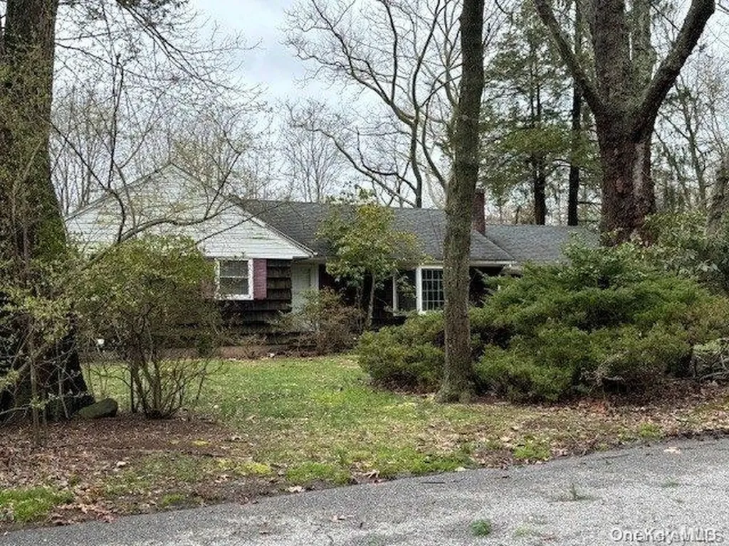 4 Elm Lane Stony Brook NY 11790