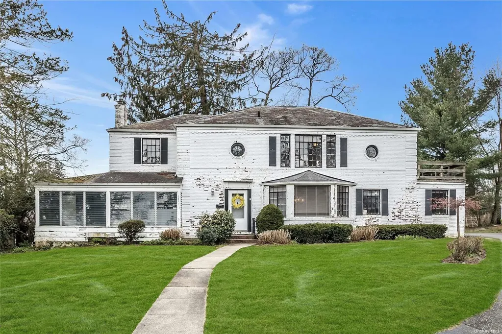 7 Green Terrace Manhasset NY 11030