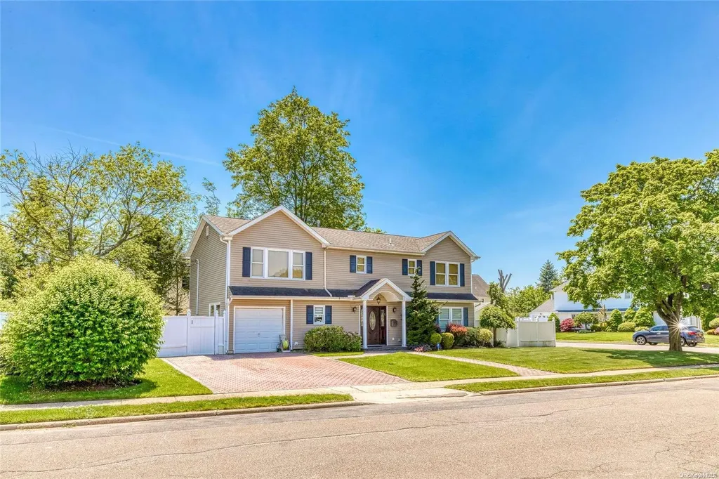 2 Bluebird Drive Syosset NY 11791