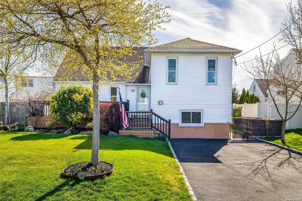 264 Harrison Avenue Island Park NY 11558