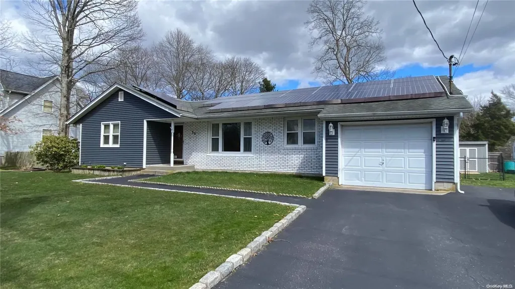 35 Cypress Lane Shirley NY 11967